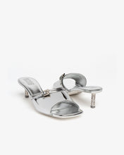 Load image into Gallery viewer, Mirror Logo Chain Sandals
