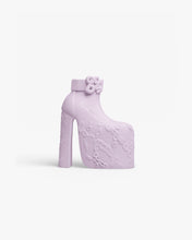 Load image into Gallery viewer, Divine heels candle

