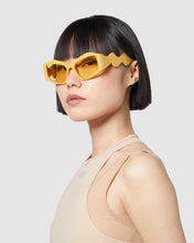 Load image into Gallery viewer, GD023 GEOMETRIC SUNGLASSES: Unisex Sunglasses Yellow | GCDS
