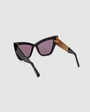 Load image into Gallery viewer, GD0026 Cat-eye sunglasses : Women Sunglasses Black  | GCDS
