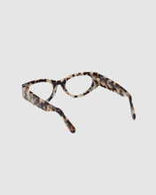Load image into Gallery viewer, GD5016 Cat-eye eyeglasses : Unisex Sunglasses Tortoise  | GCDS
